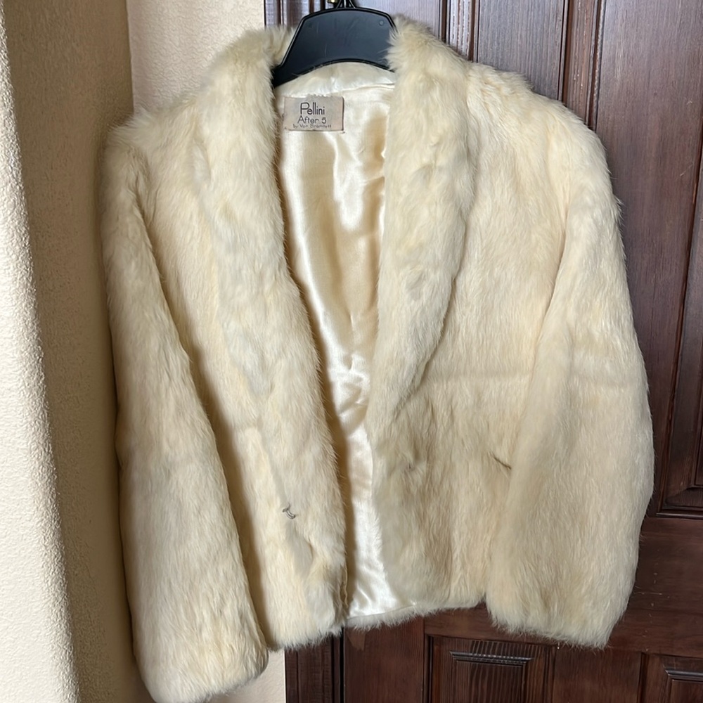 Pellini After 5 by Von Bramlett vintage white fur coat in excellent condition